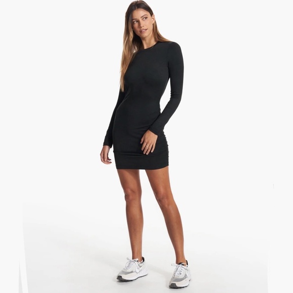 Vuori Dresses & Skirts - Vuori Woman's Long Sleeve Halo Essential Dress Black Heather Size M NWOT